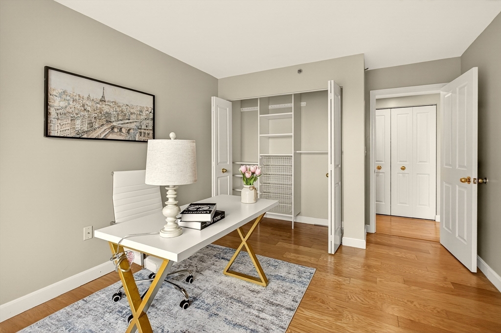 8-12 Museum Way # 1902