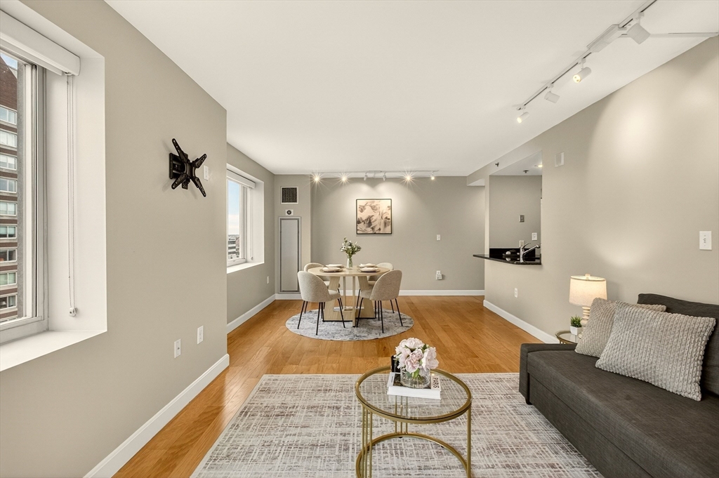 8-12 Museum Way # 1902