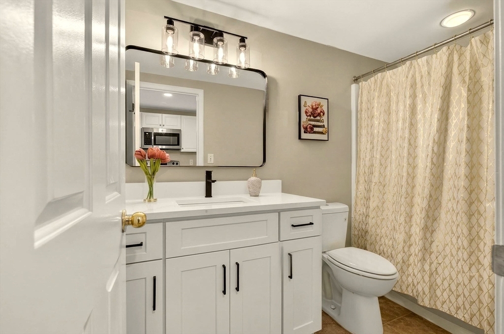 8-12 Museum Way # 1902