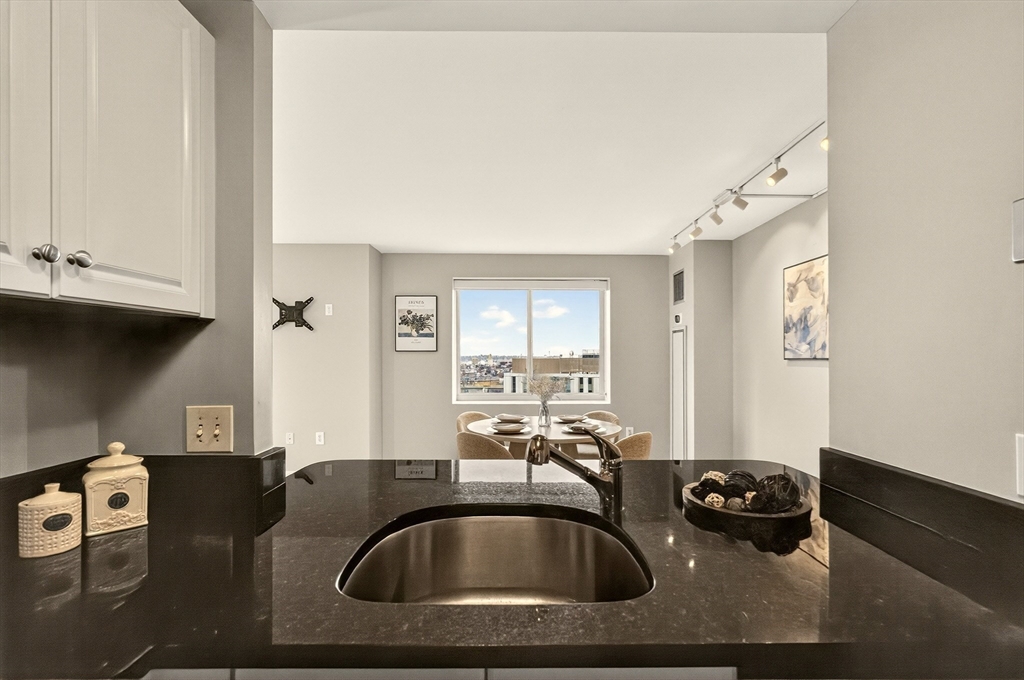 8-12 Museum Way # 1902