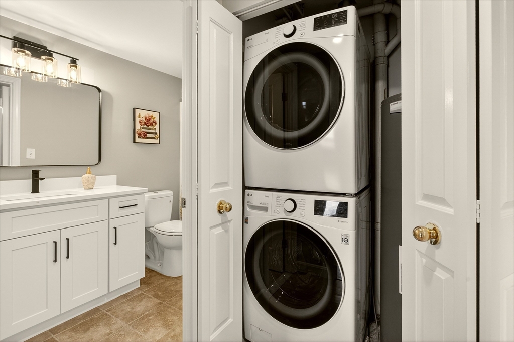 8-12 Museum Way # 1902