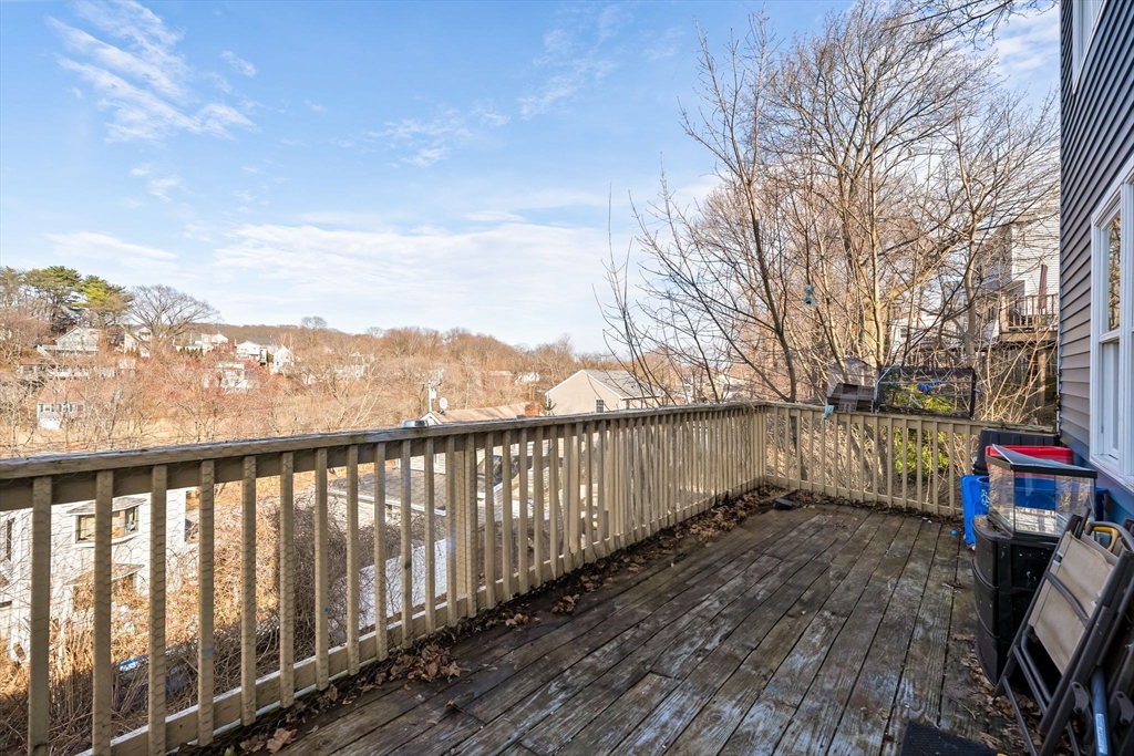 81 Wessagussett Rd