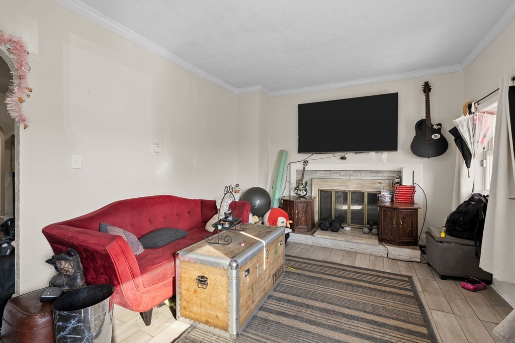 81 Wessagussett Rd