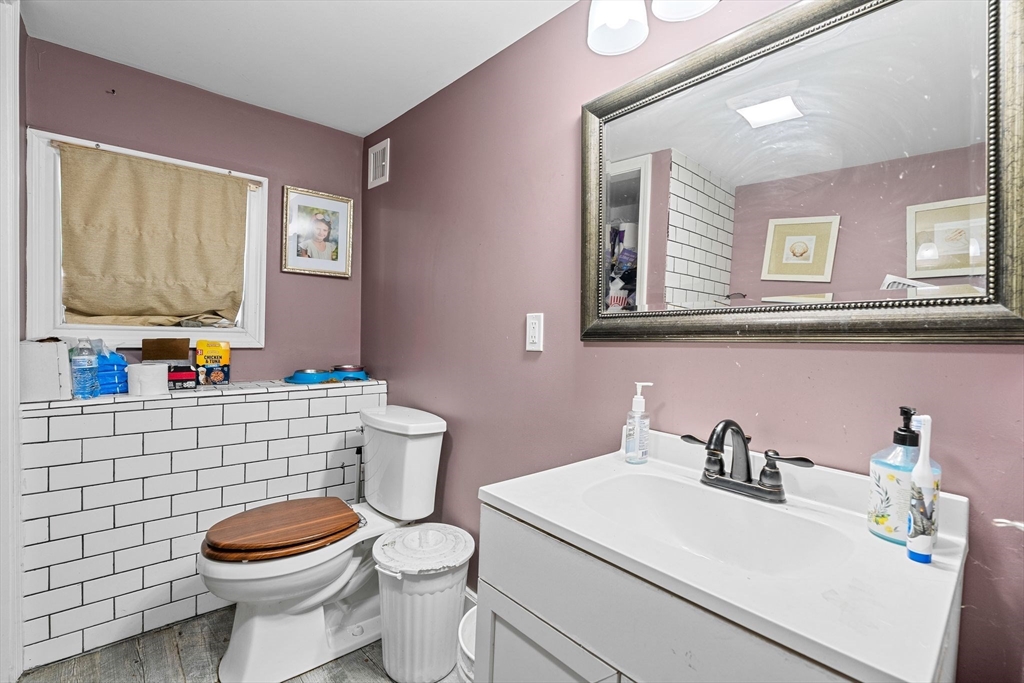 81 Wessagussett Rd