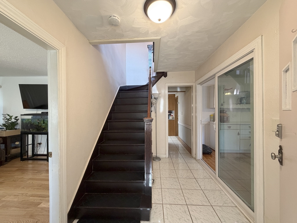 10 W Elm Ave