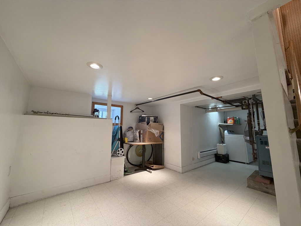 10 W Elm Ave