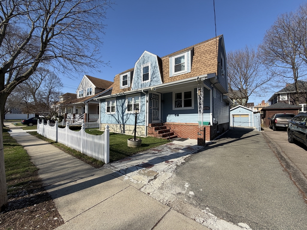 10 W Elm Ave
