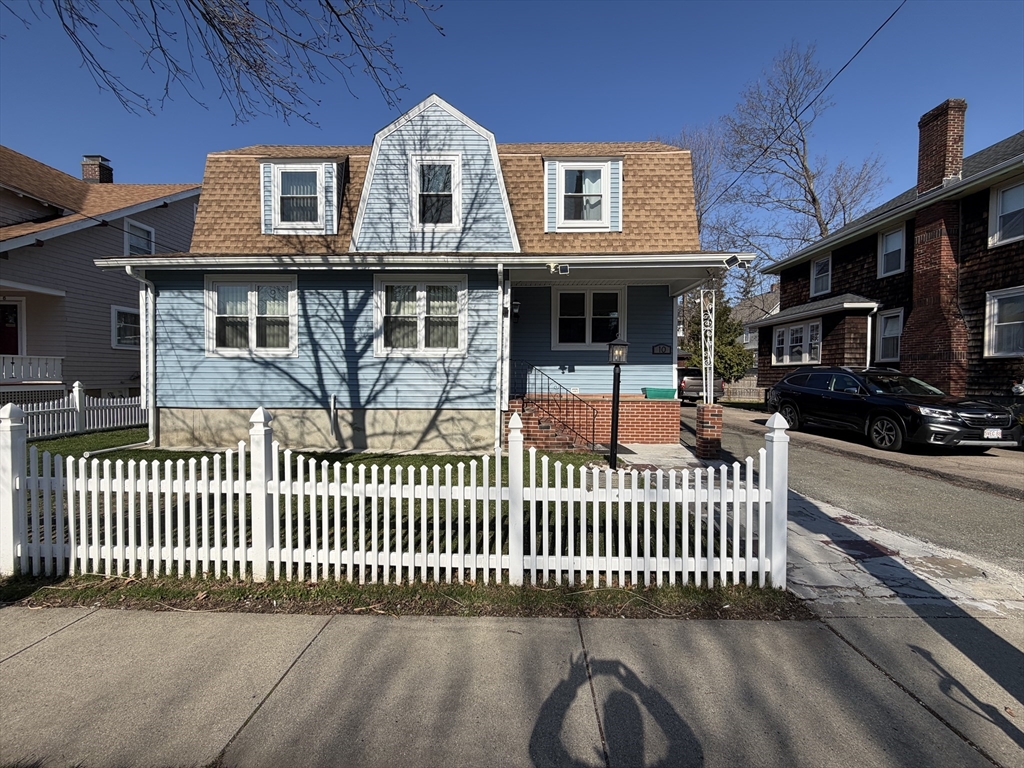 10 W Elm Ave