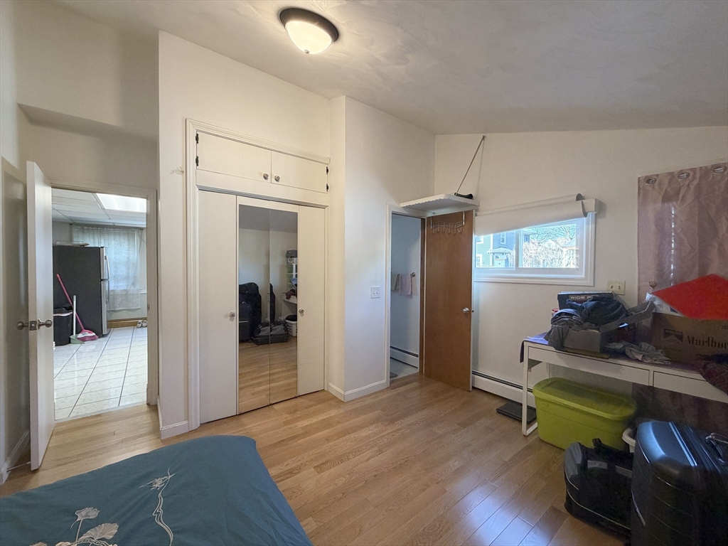 10 W Elm Ave