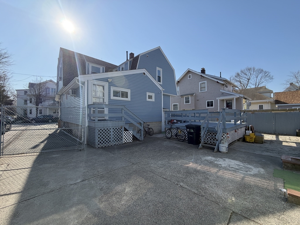10 W Elm Ave