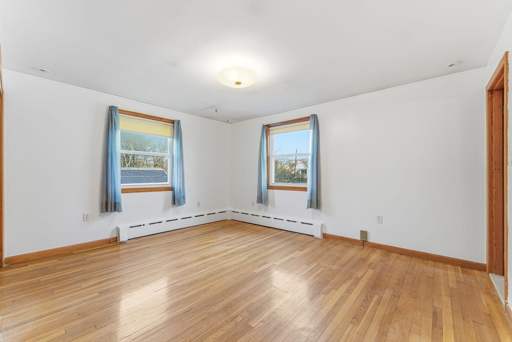 7 Carol St
