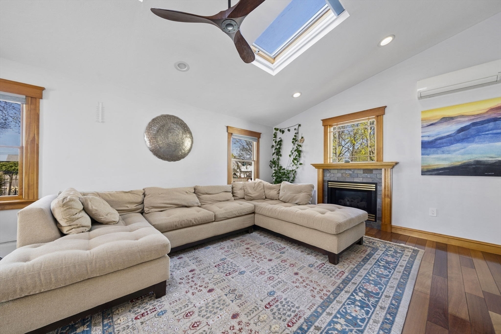 83 Wilson Ave