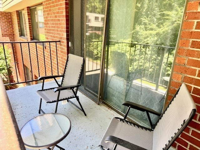 575 Broad St Unit: U:215