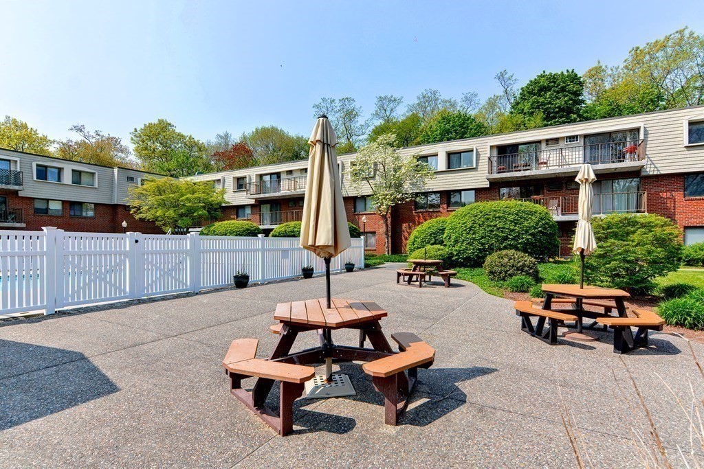 575 Broad St Unit: U:215