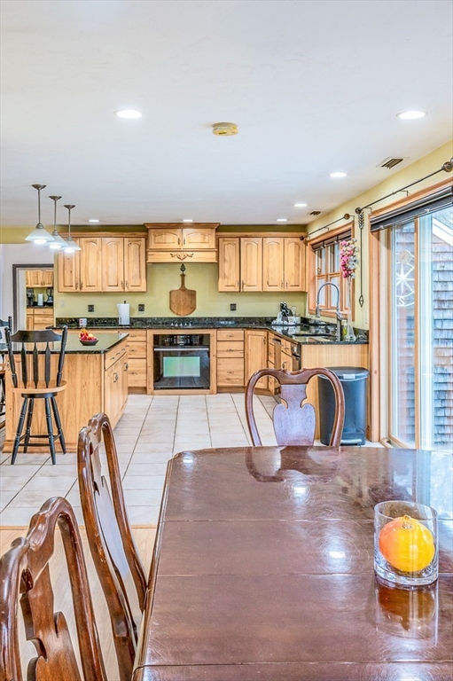 39 Dwelley Ave