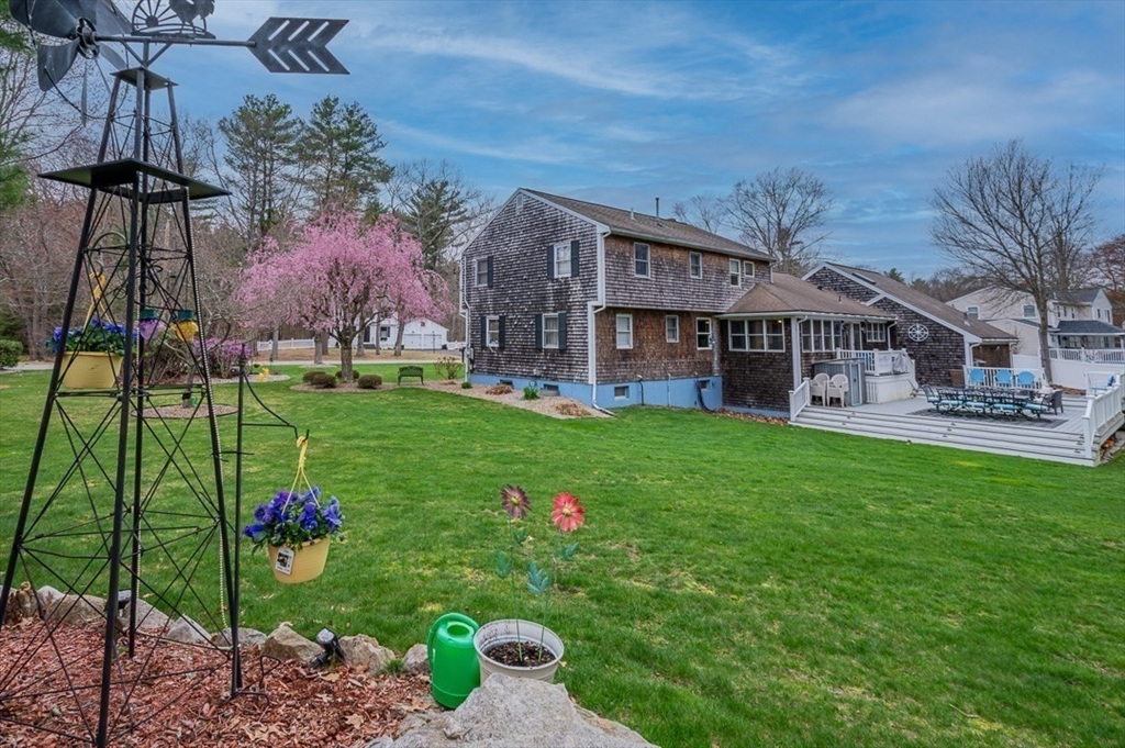 39 Dwelley Ave