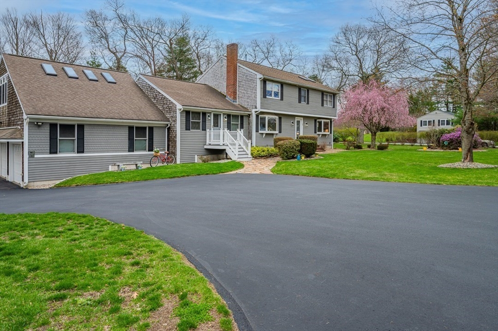 39 Dwelley Ave