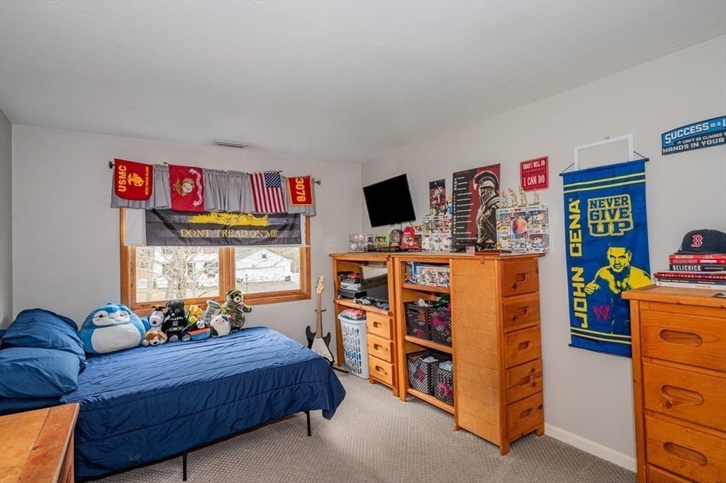 39 Dwelley Ave