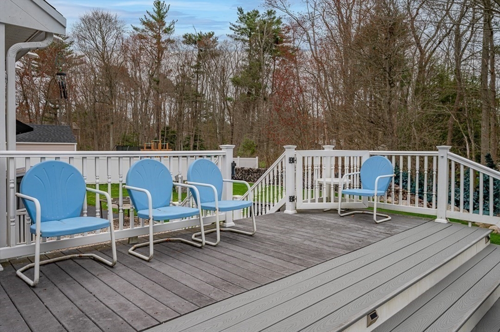 39 Dwelley Ave
