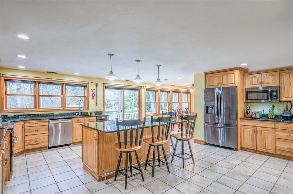 39 Dwelley Ave