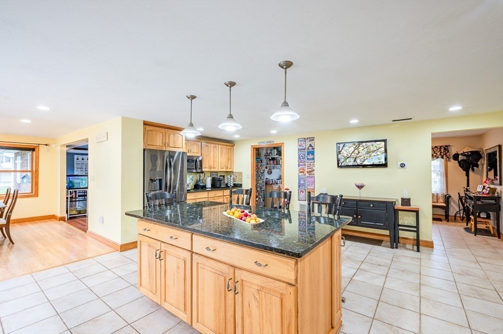 39 Dwelley Ave