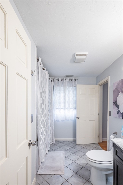 39 Dwelley Ave