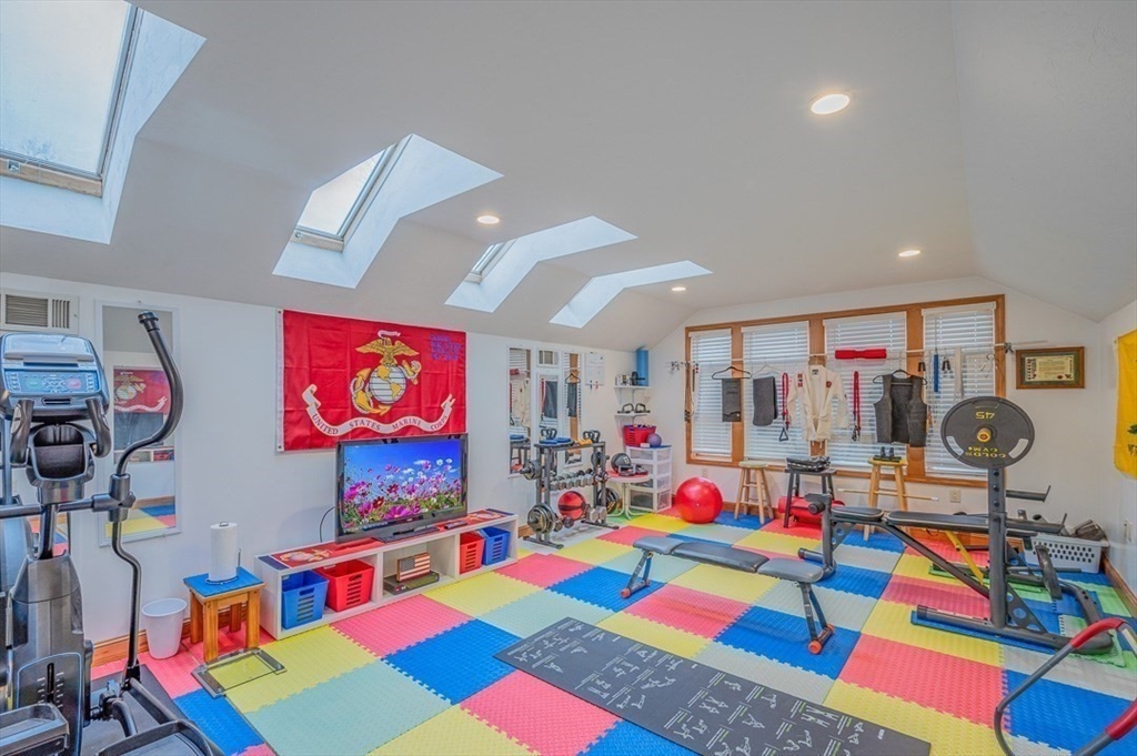 39 Dwelley Ave