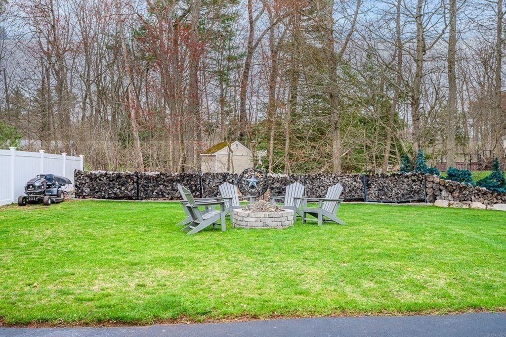 39 Dwelley Ave