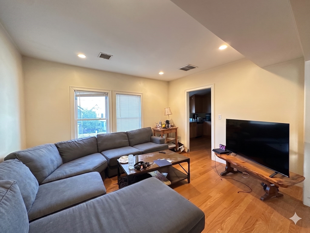 50 Carleton St # 50