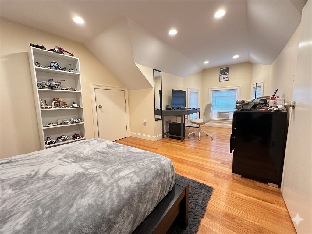 50 Carleton St # 50