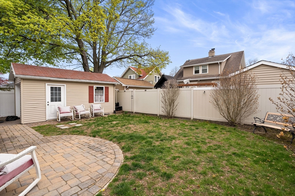 69 Bromfield St