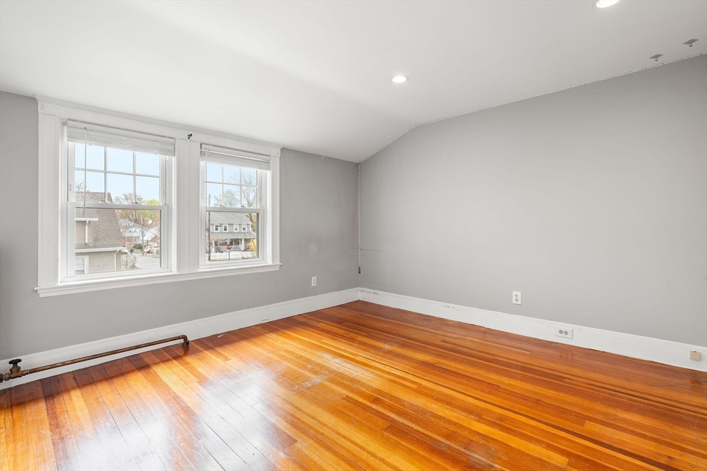 69 Bromfield St