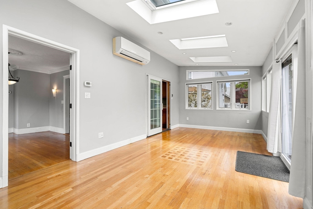69 Bromfield St