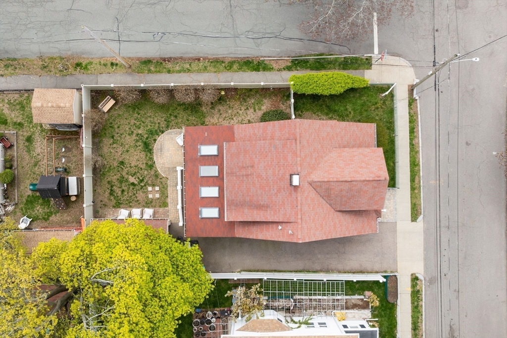 69 Bromfield St