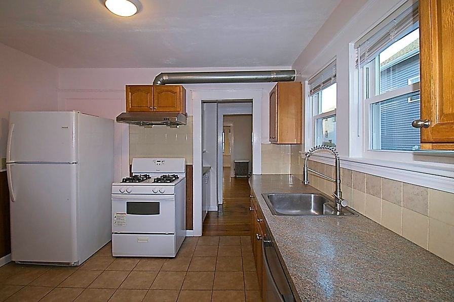 28 Durso Ave # 28