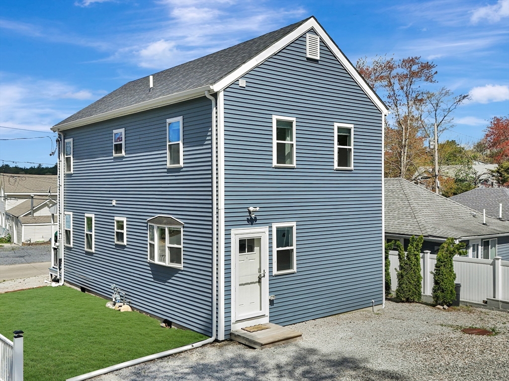 47 Woodbine Ave