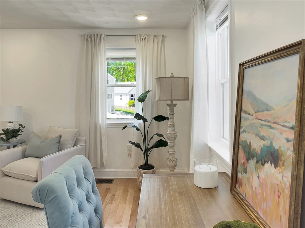 47 Woodbine Ave