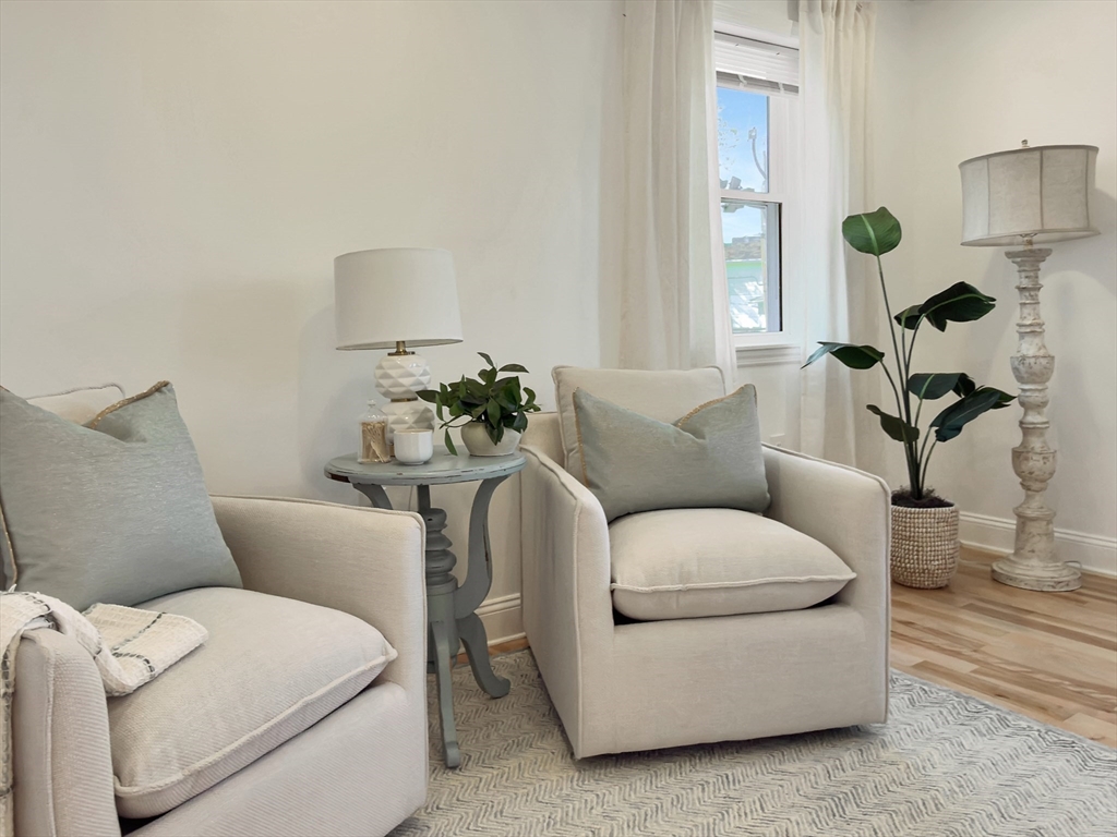 47 Woodbine Ave