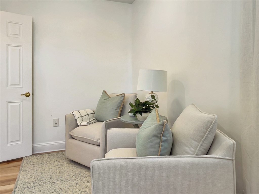 47 Woodbine Ave