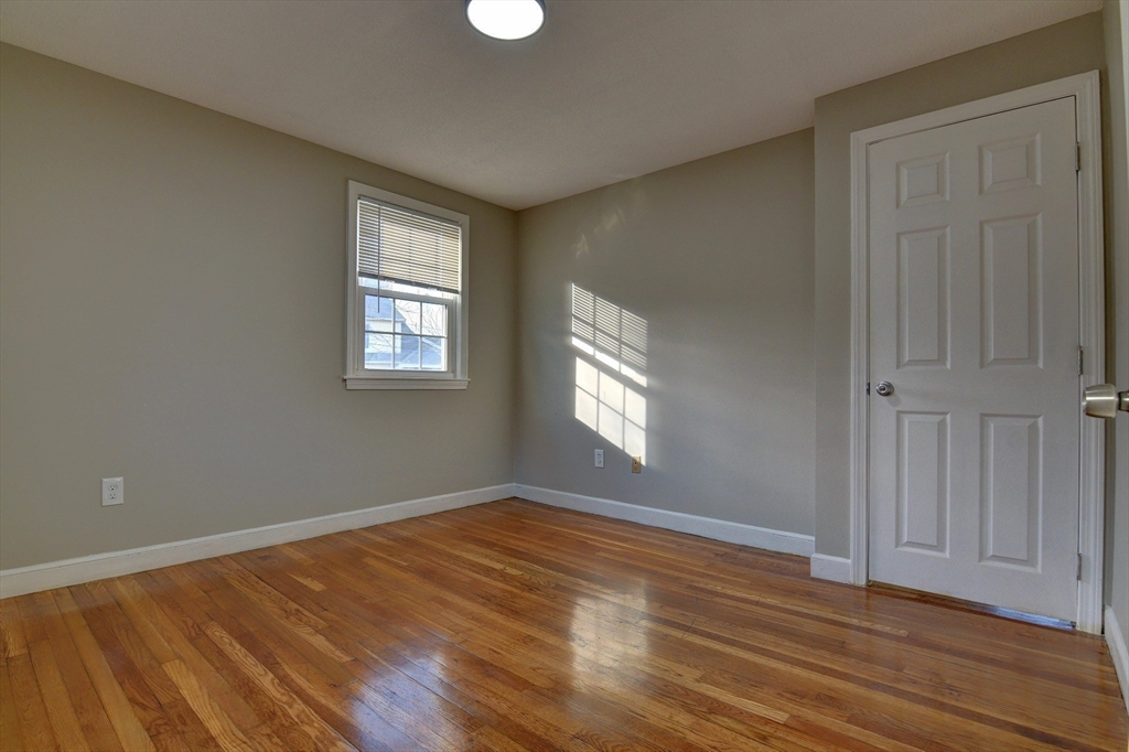 30 Trull St # 4