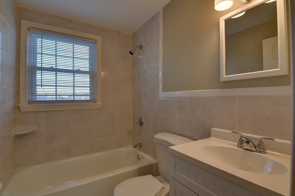 30 Trull St # 4