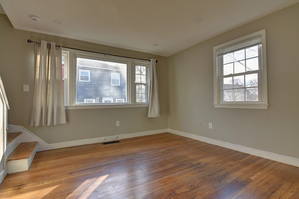 30 Trull St # 4
