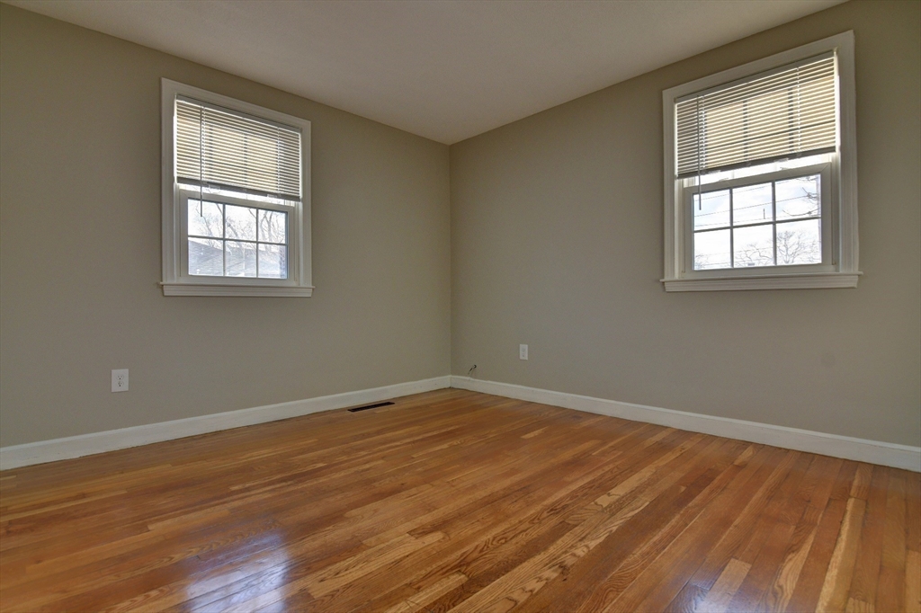 30 Trull St # 4