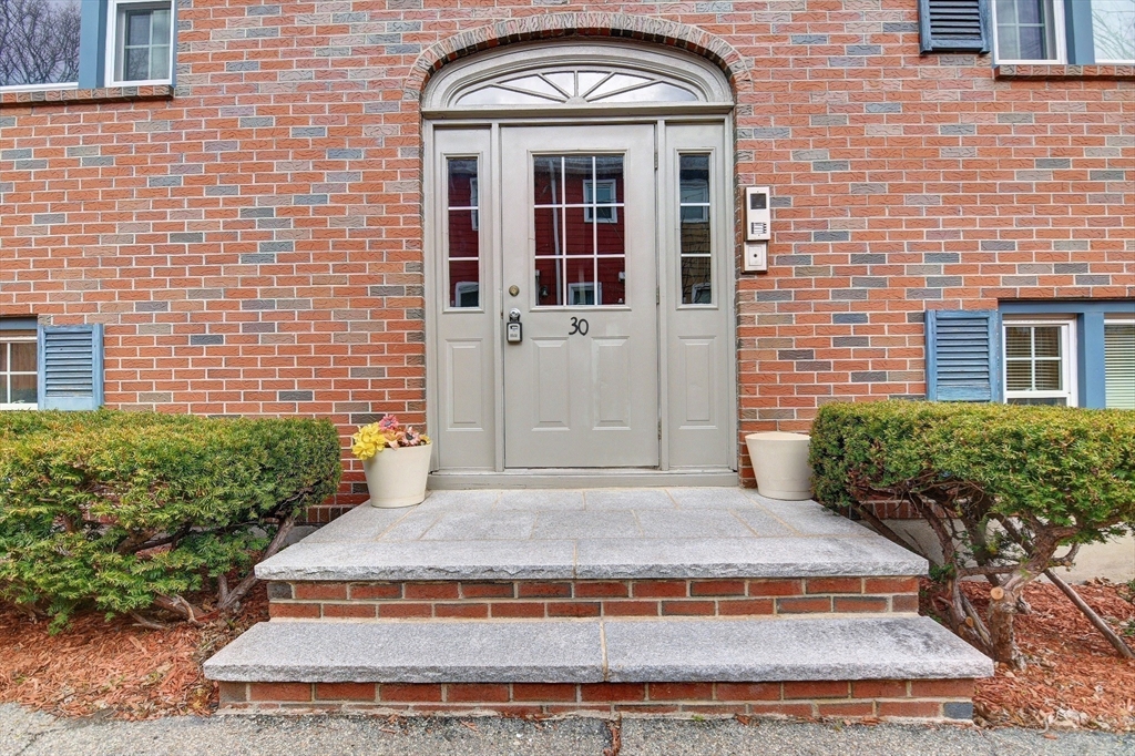 30 Trull St # 4