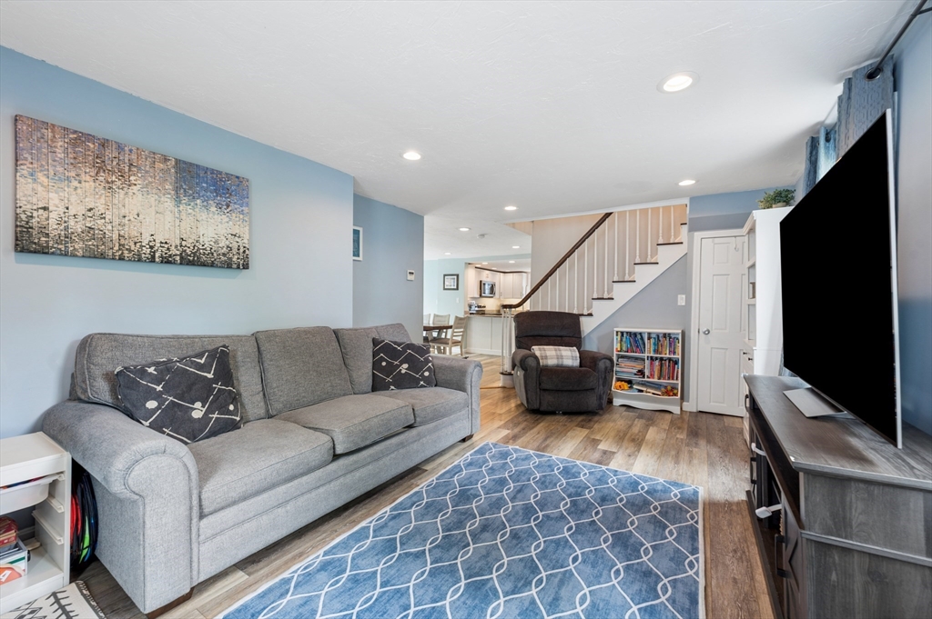 23 Belmont St