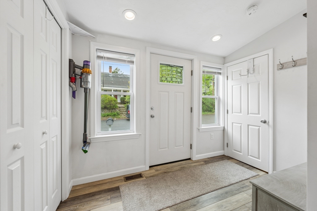 23 Belmont St