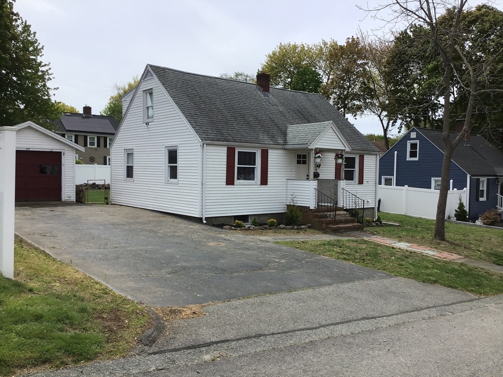 32 Hills St