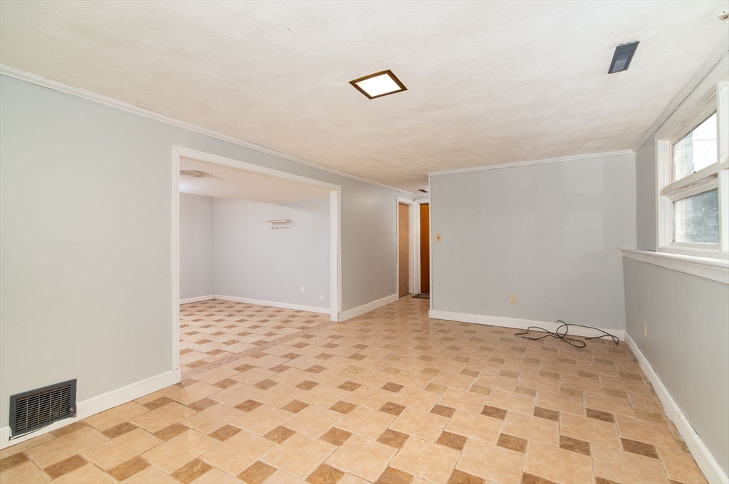 32 Crawford St