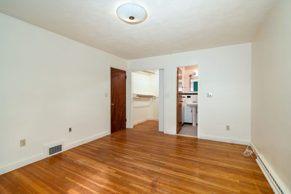 32 Crawford St