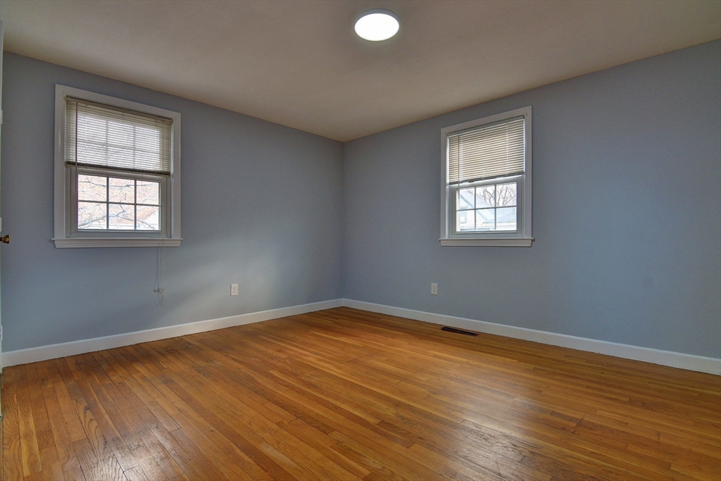 30 Trull St # 3